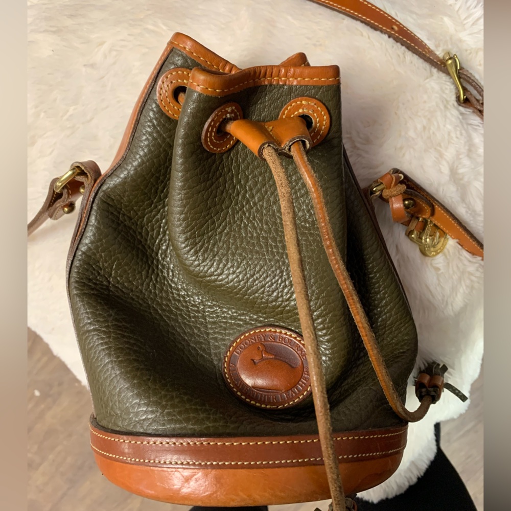 Vintage olive green and brown bucket bag with tassels | Dooney